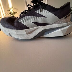 New Balance Rebel V4 Men’s Size 8 Women’s 9.5